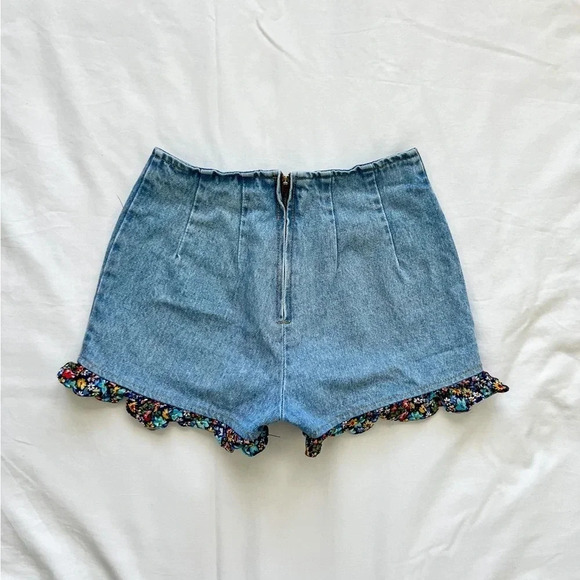 Vintage 90’s Paris Blues Floral Lace Up Denim Shorts - Picture 4 of 9